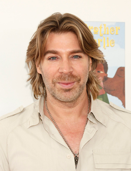 Chaz Dean wants to sell you Wen cleansing conditioner.