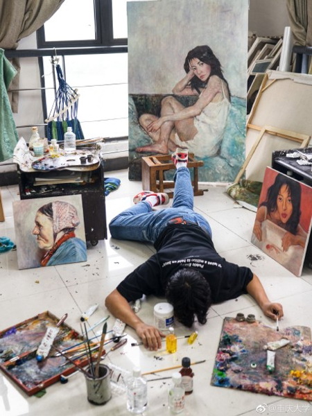 An arts major used the challenge to display her daily painting life.