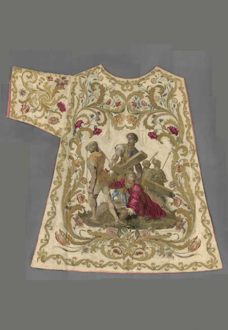 Dalmatic (front) of Pius IX (reigned 1846–78) Italian, 1845–61 Courtesy of the Collection of the Office of Liturgical Celebrations of the Supreme Pontiff, Papal Sacristy, Vatican City. Image courtesy of The Metropolitan Museum of Art, Digital Composite Scan by Katerina Jebb.