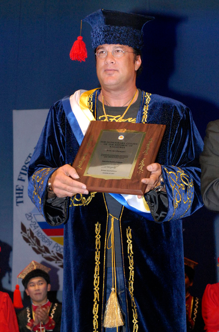 Steven Seagal in Russia: gets honorary citizen of the Republic of Kalmykia