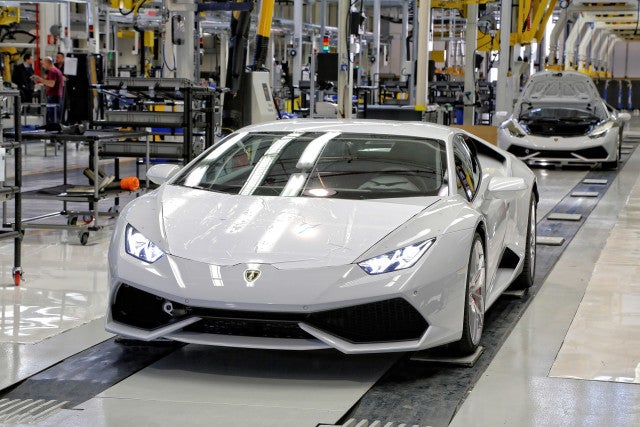 El minucioso proceso de construir un Lamborghini, foto a foto