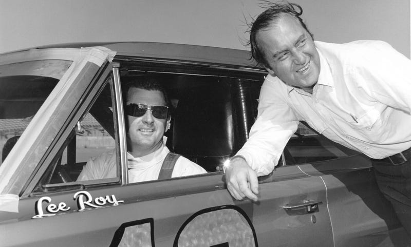 Yates, at right, with driver LeeRoy Yarbrough at the 1966 Daytona 500. Photo credit Getty Images