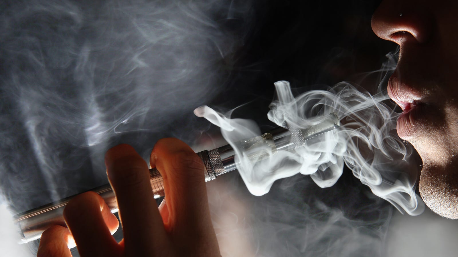 photo of Vaping Could Make It Harder For Your Body to Fight the Flu, Preliminary Research Suggests image