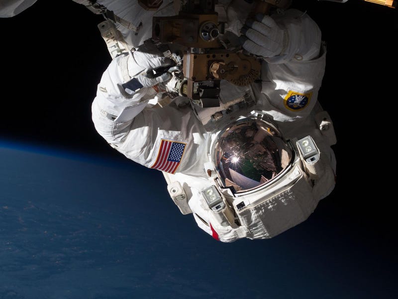 Illustration for article titled El aterrador relato del astronauta que casi se ahoga en el espacio