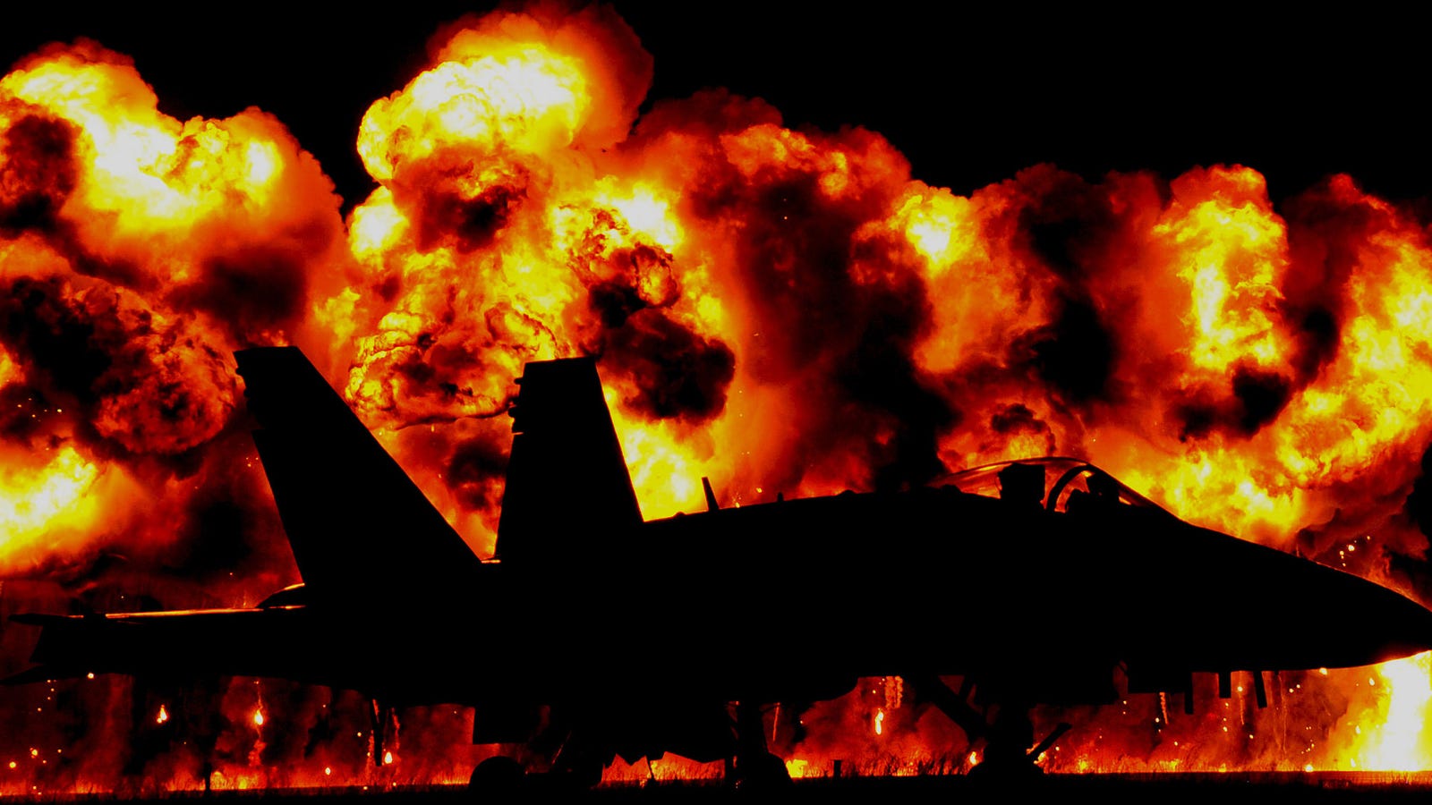 This Badass Photo Of A Fighter Jet Looks Like A Comic Book