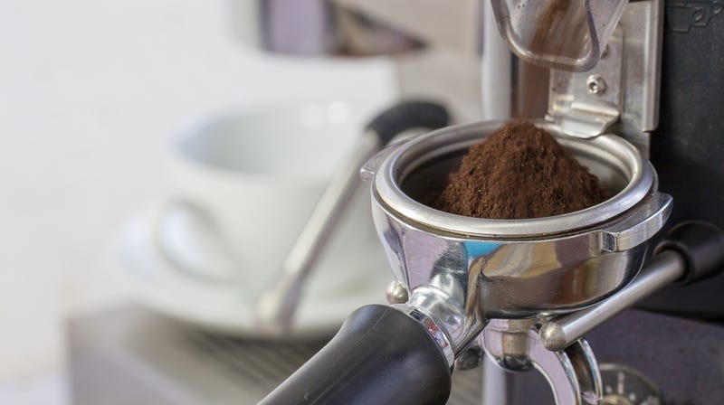 Illustration for article titled Your fancy coffee beans deserve a burr grinder