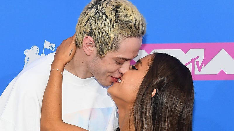 Illustration for article titled These Are the Words Ariana Grande Used to Describe Her First Kiss With Pete Davidson