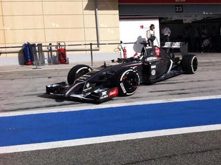 Illustration for article titled Formula 1:Day Four testing Bahrain