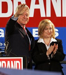 Illustration for article titled Paterson To Appoint Gillibrand; Obamas Are Fisting Enthusiasts
