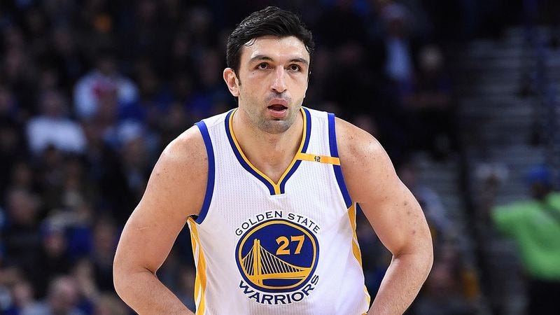 Illustration for article titled NBA Fan Still Hasn’t Gotten Used To Seeing Zaza Pachulia In A Warriors Uniform