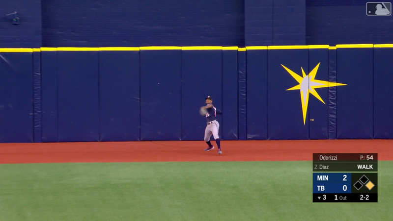 Illustration for article titled Twins' Byron Buxton Throws An Absolute Laser To Make A 300-Foot Double Play Look Easy