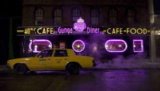 Illustration for article titled First Look At Watchmen's Bleak NYC Sets