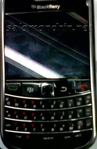 Illustration for article titled First Look At Blackberry's Essex and Rumors About the Dakota