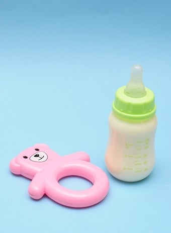 Illustration for article titled Similac Recall: Breastfeeders, Hold The Sanctimony