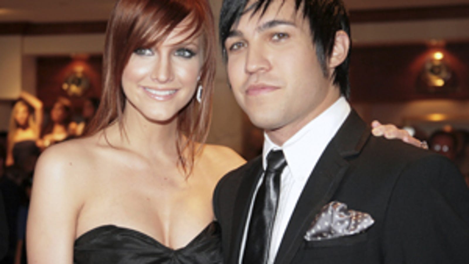 Ashlee & Pete Wed; Kate Hudson & Lance Armstrong Date