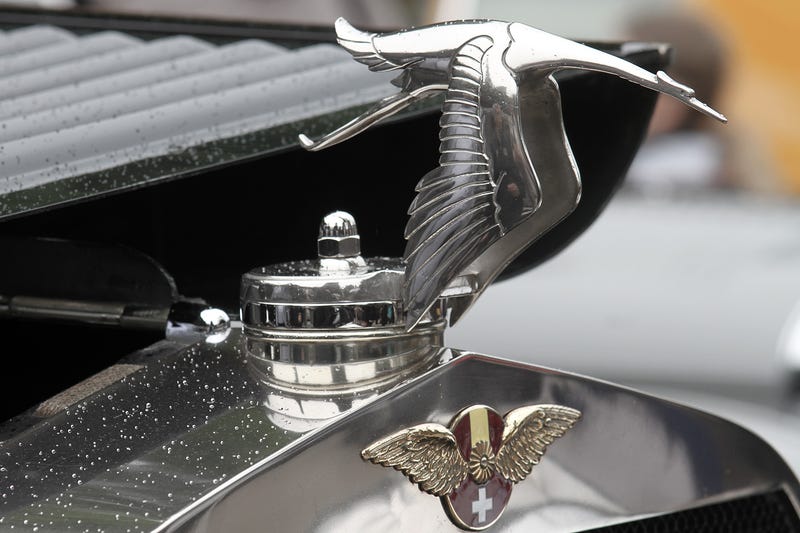 19 Hood Ornaments That Turn Luxury Cars Into Masterpieces 19 Hood Ornaments That Turn Luxury Cars Into Masterpieces