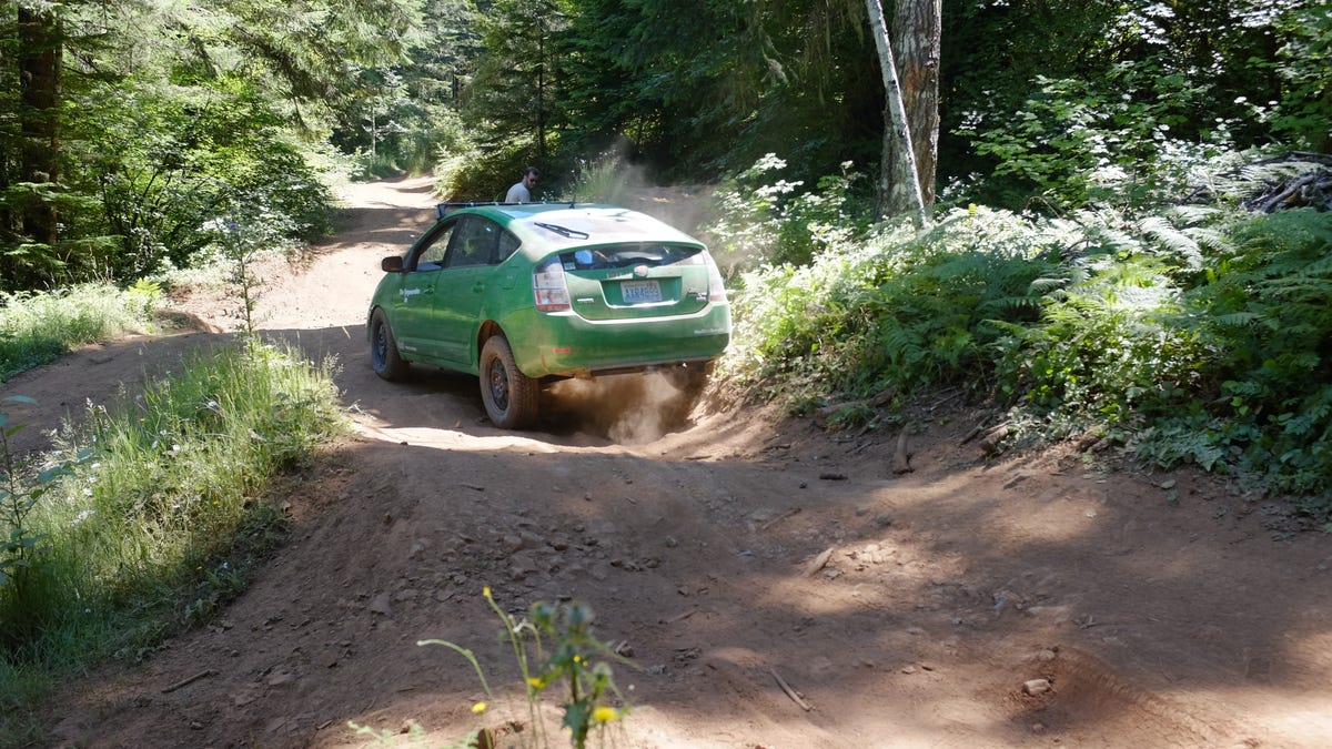 This Lifted Prius Trolls Jeeps