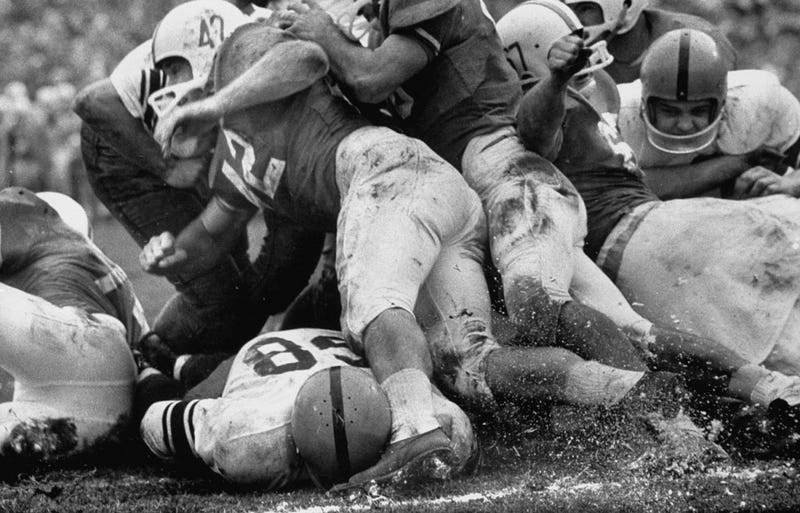 Illustration for article titled True Grit: College Football Photos That Feel Real