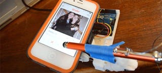 Illustration for article titled A Crazy Satisfying Theory About Why You Love Swiping Right