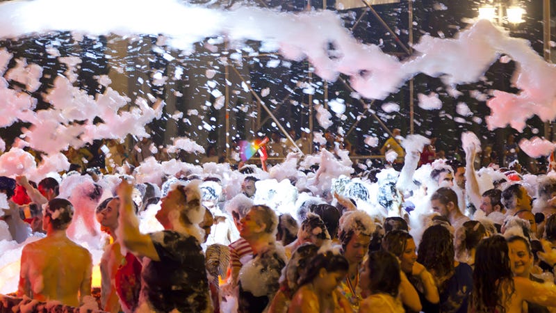 Illustration for article titled Foam Party Ends in Some Seriously Fucked Up Eye Issues
