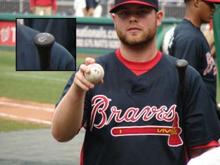 Illustration for article titled Someone In The Braves Dugout Is Quite The Artist