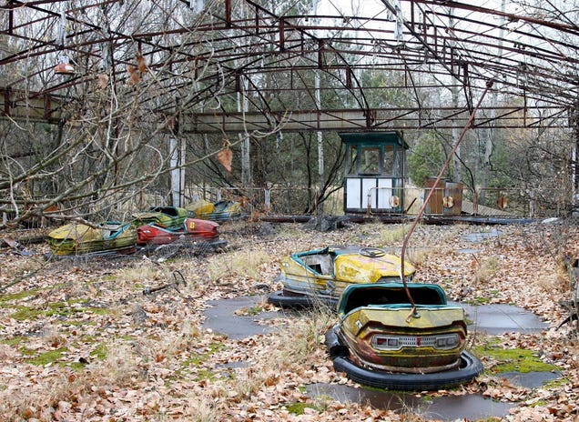 The Crumbling Chaos of Abandoned Amusement Parks