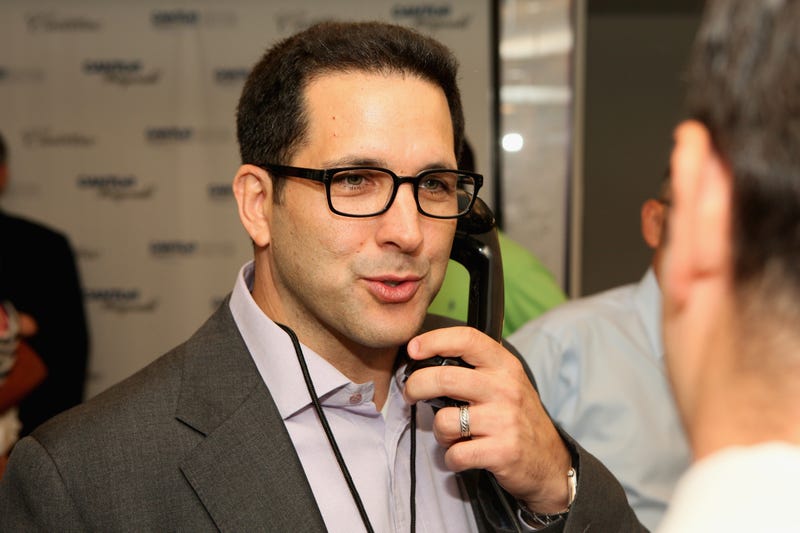 Illustration for article titled Adam Schefter Explains Why He Posted Jason Pierre-Paul's Medical Records