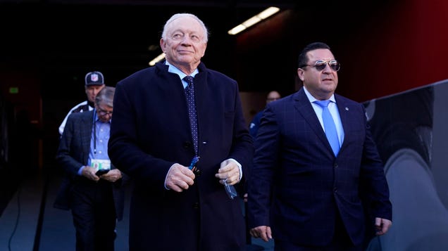 Hey, Jerry Jones, the Eagles' and Rams’ Super Bowl formulas are very different