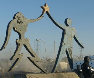 Illustration for article titled Nigeria Bans District 9, Demands Apology