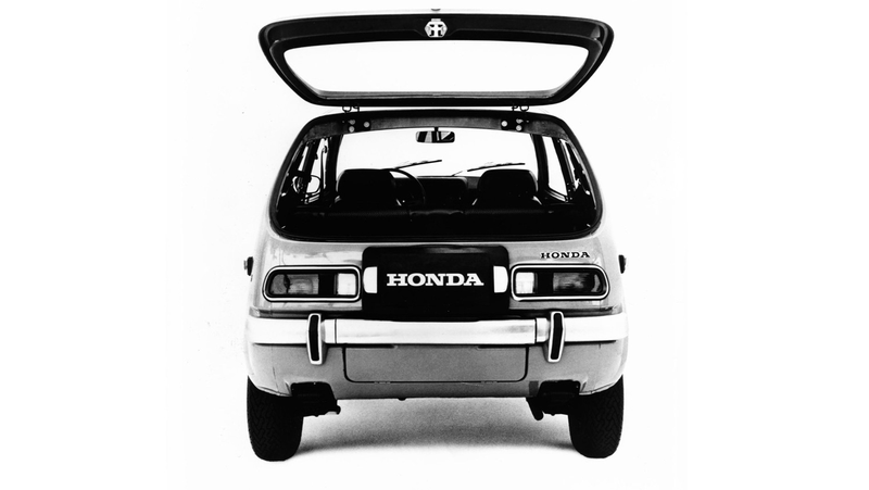 Illustration for article titled This Crazy Cheap Barn Find Honda Z600 Makes The Fit Look Like A Hummer