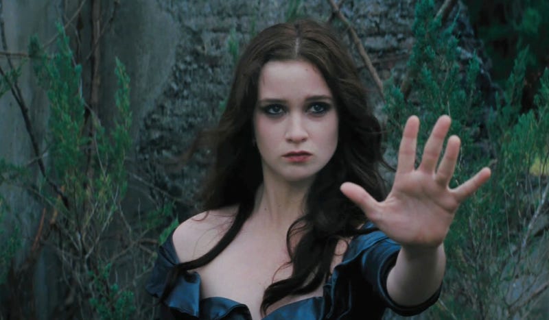 Illustration for article titled Beautiful Creatures is what Twilight would be if it were awesome