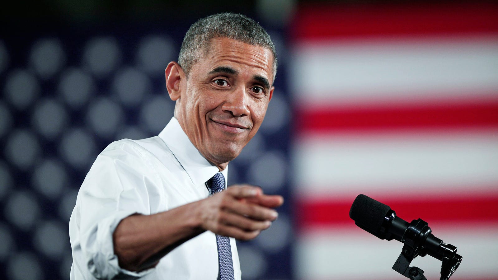 Even on Twitter, people love Obama more than Trump
