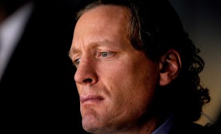 Illustration for article titled Jeremy Roenick Wants To Make Sure Everything's Legal When He Beats Up This Twitter Troll For Charity