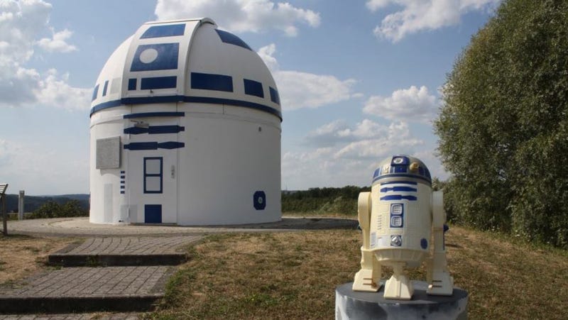 Illustration for article titled Bleep-blooping Germans transform observatory into R2-D2