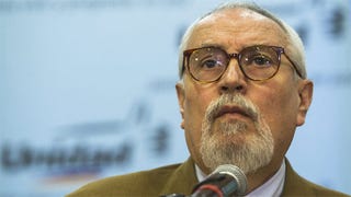 Illustration for article titled Venezuelan opposition leader resigns