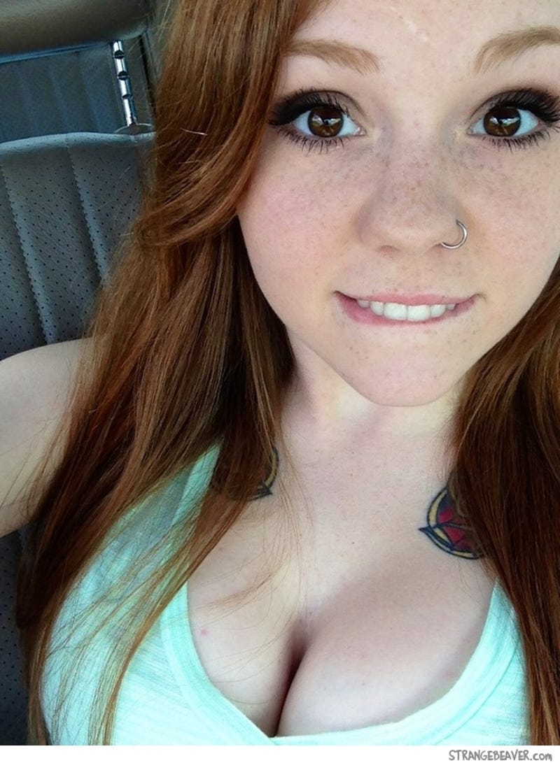 beautiful naked redhead selfie