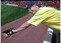Illustration for article titled Happy Youngster Attempts Somewhat Sincere Web Apology To Brewers Fans As He Disappears From Blogosphere