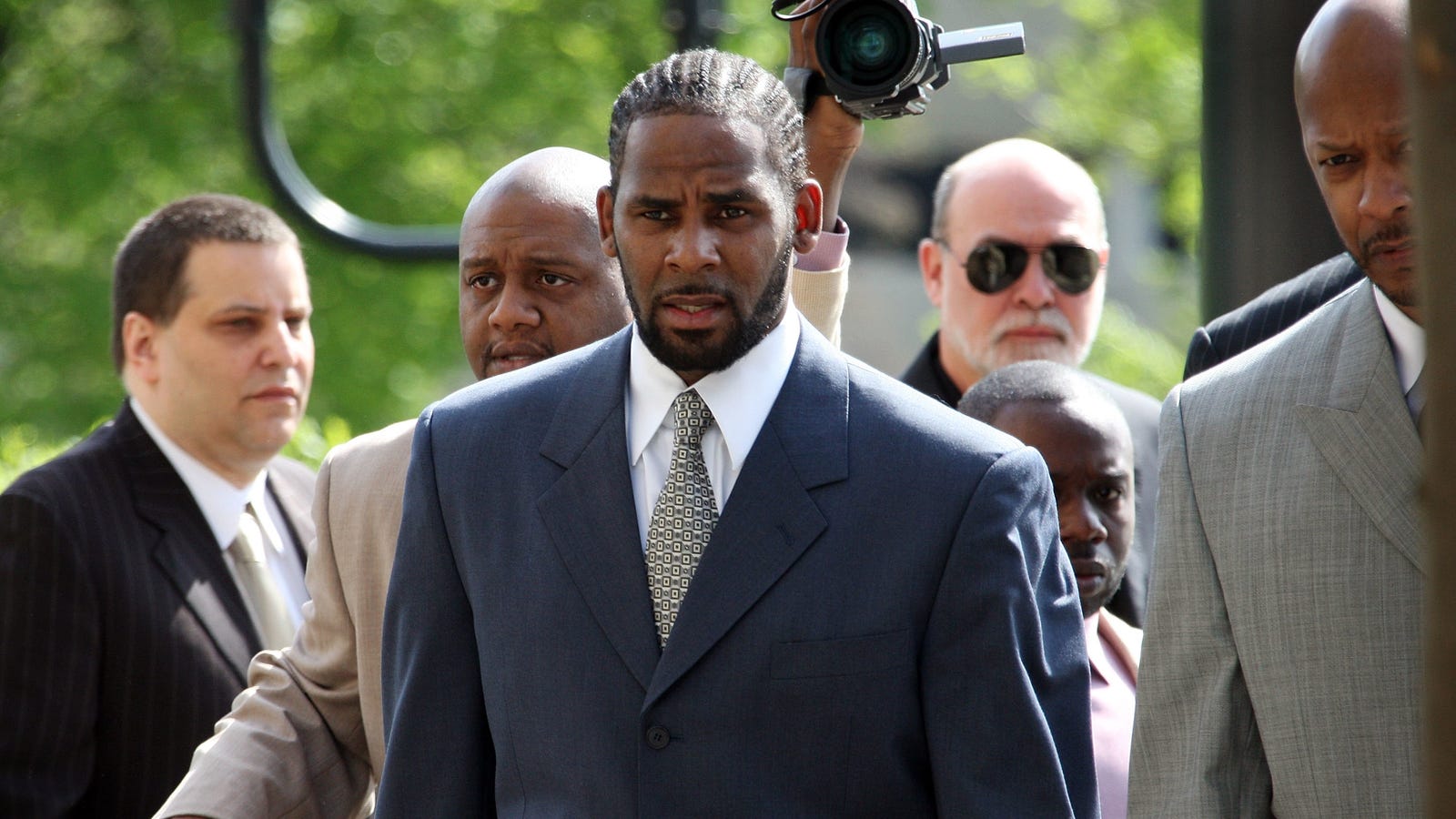 R. Kelly could be arrested