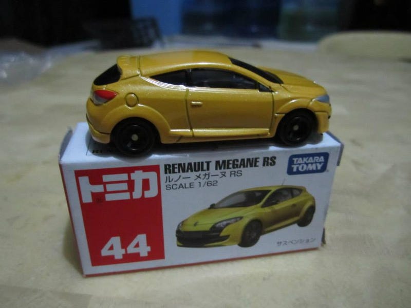 Illustration for article titled Tomica Diecast Haul (20 cars)