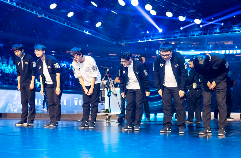 Samsung Galaxy take a bow after sweeping their series against H2K Gaming, via LoL Esports