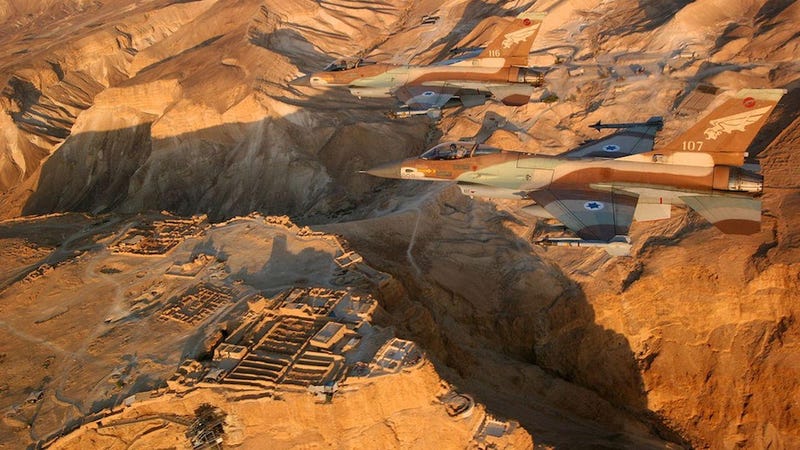 Illustration for article titled There Are Two F-16s Hiding In This Picture