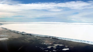 Scientists Set to Explore Mysterious Seafloor Exposed by Antarctica's Giant Iceberg