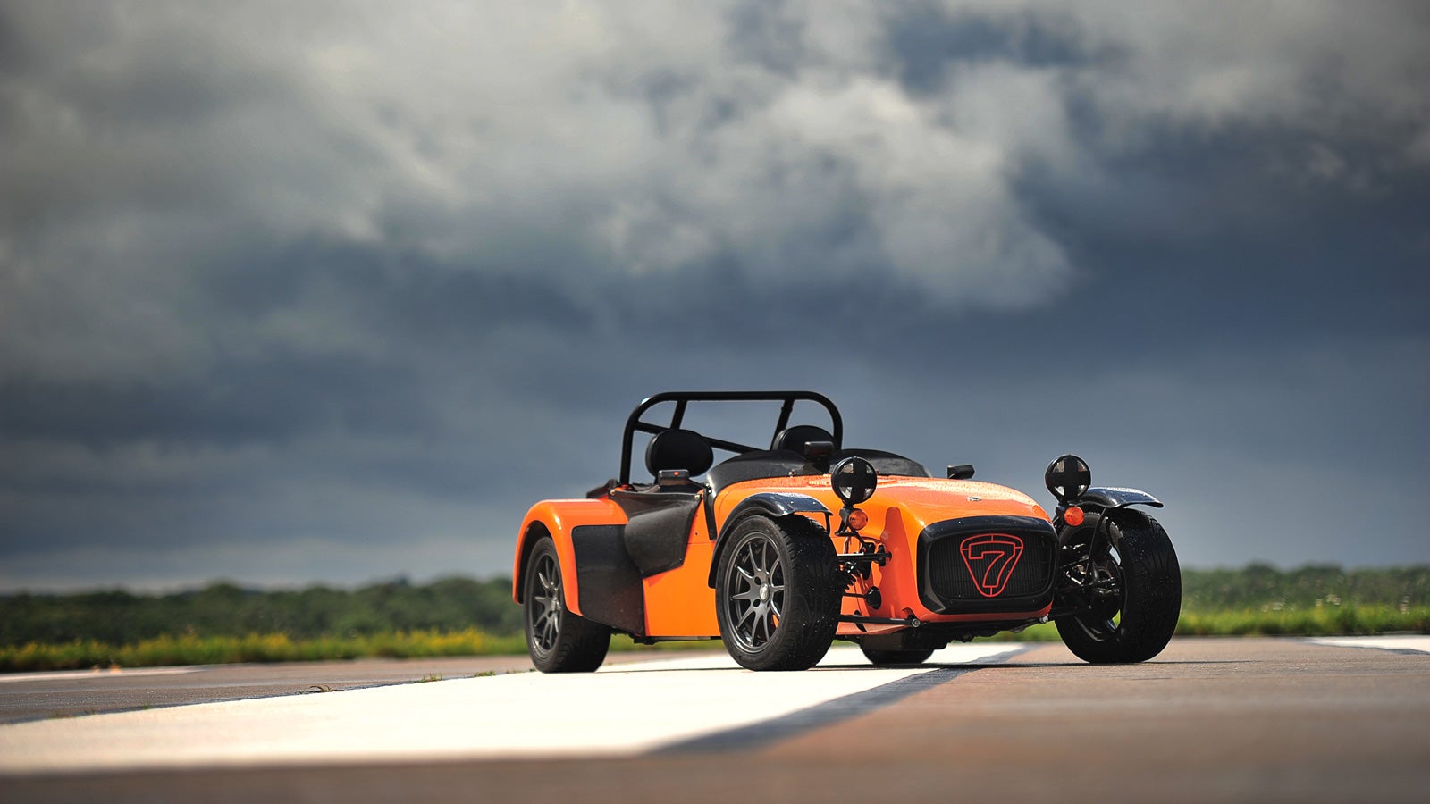 Your ridiculously cool Caterham 7 wallpaper is here