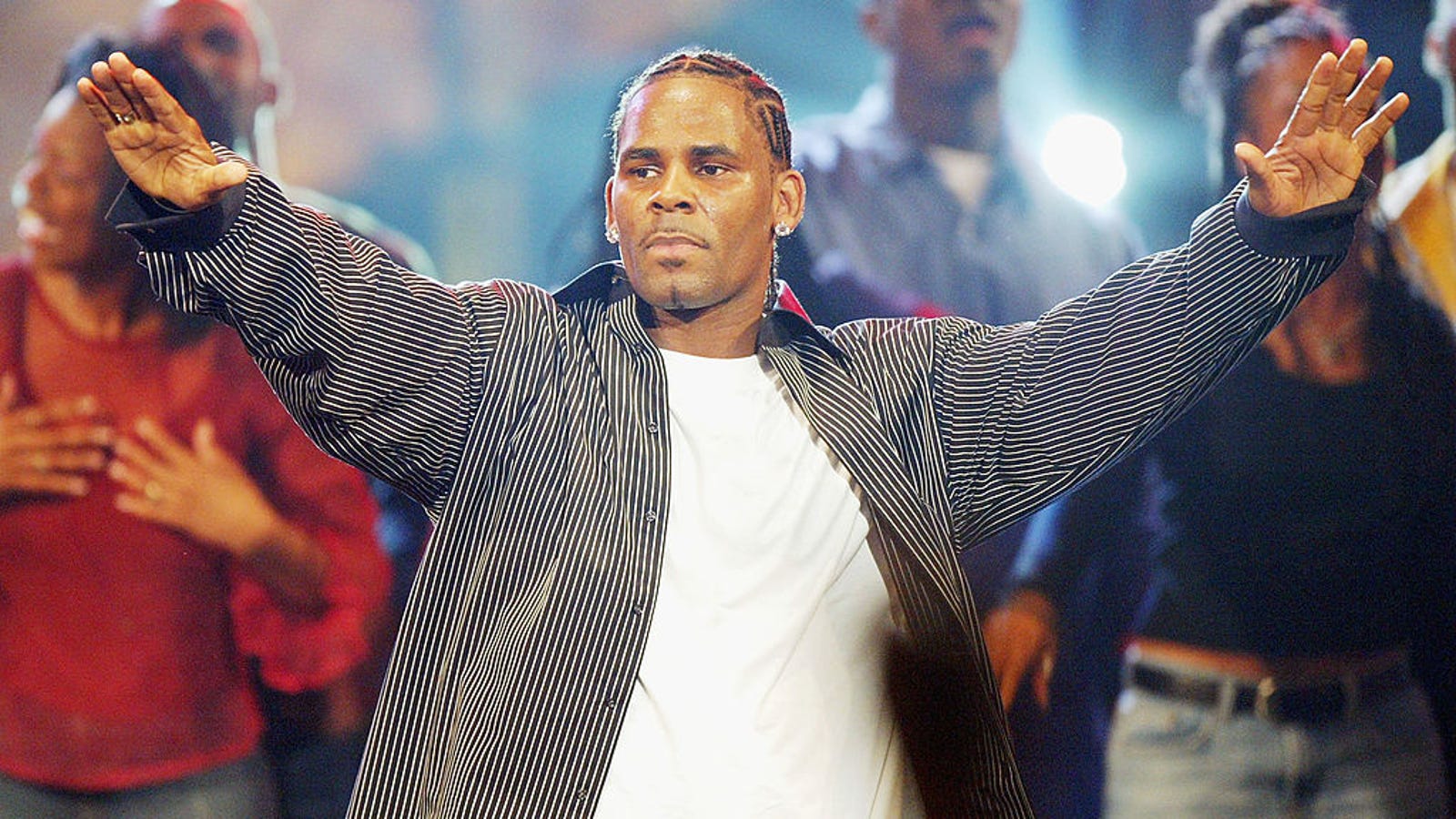 We Need to Talk About This R. Kelly Video Because This ...