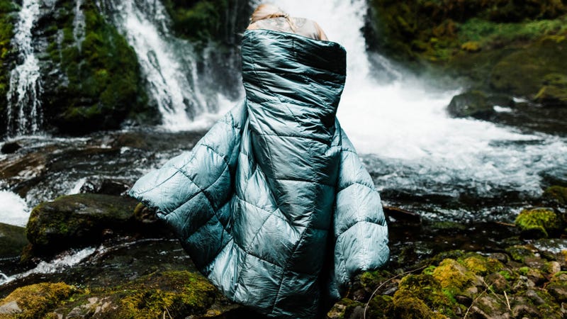 Illustration for article titled Save Up To 40% On This Blanket You Can Take Anywhere ($95)