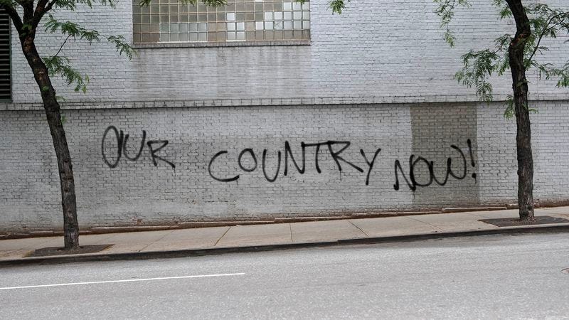 Illustration for article titled Breitbart Traffic Down As Readers Now Getting Bulk Of News Analysis From Graffiti Scrawled Across Neighborhood