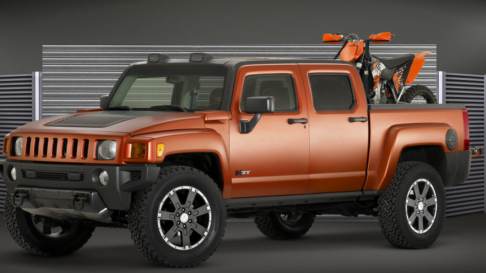 Hummer Is Coming Back As An Electric Off-Road Pickup By GMC: Wall Street Journal1600 x 900