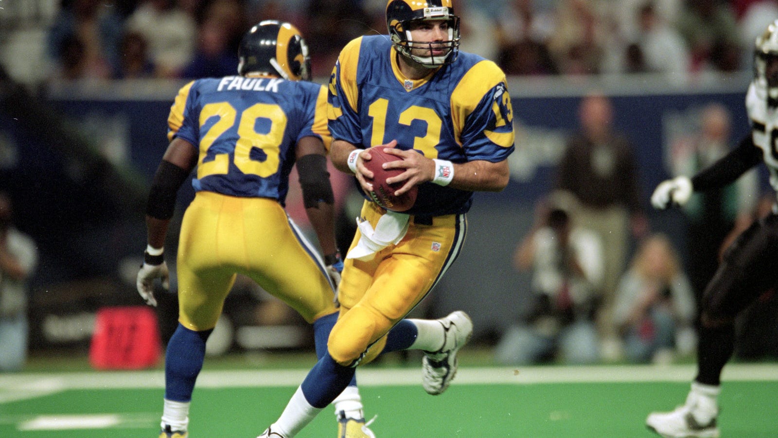 The Rams Will Wear Those Sweet 1999 Throwbacks Tonight