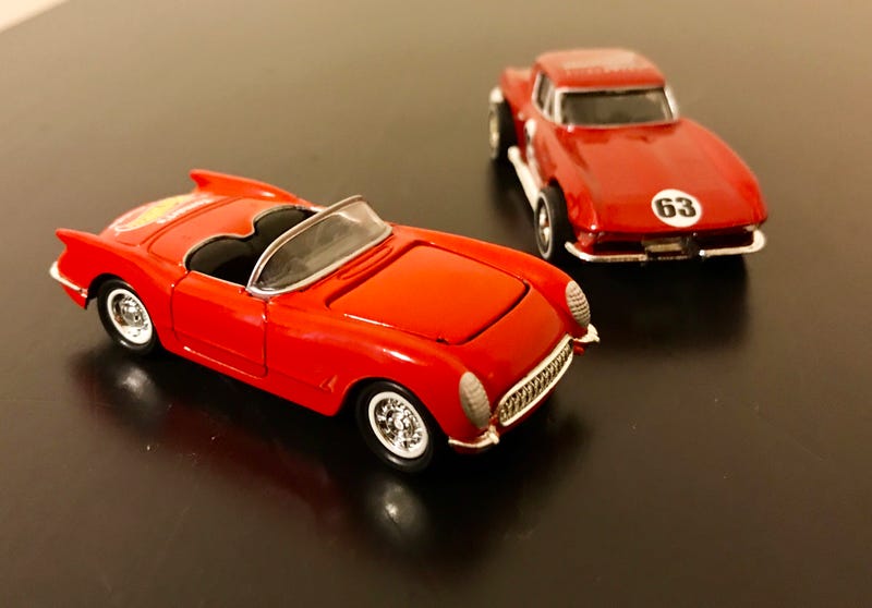 Illustration for article titled A Couple Little Red Corvettes