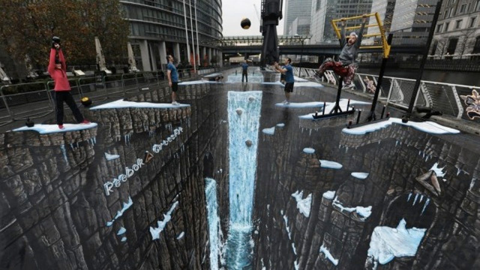 The World�s Largest 3D Street Art Opens Up a Gateway to Hell